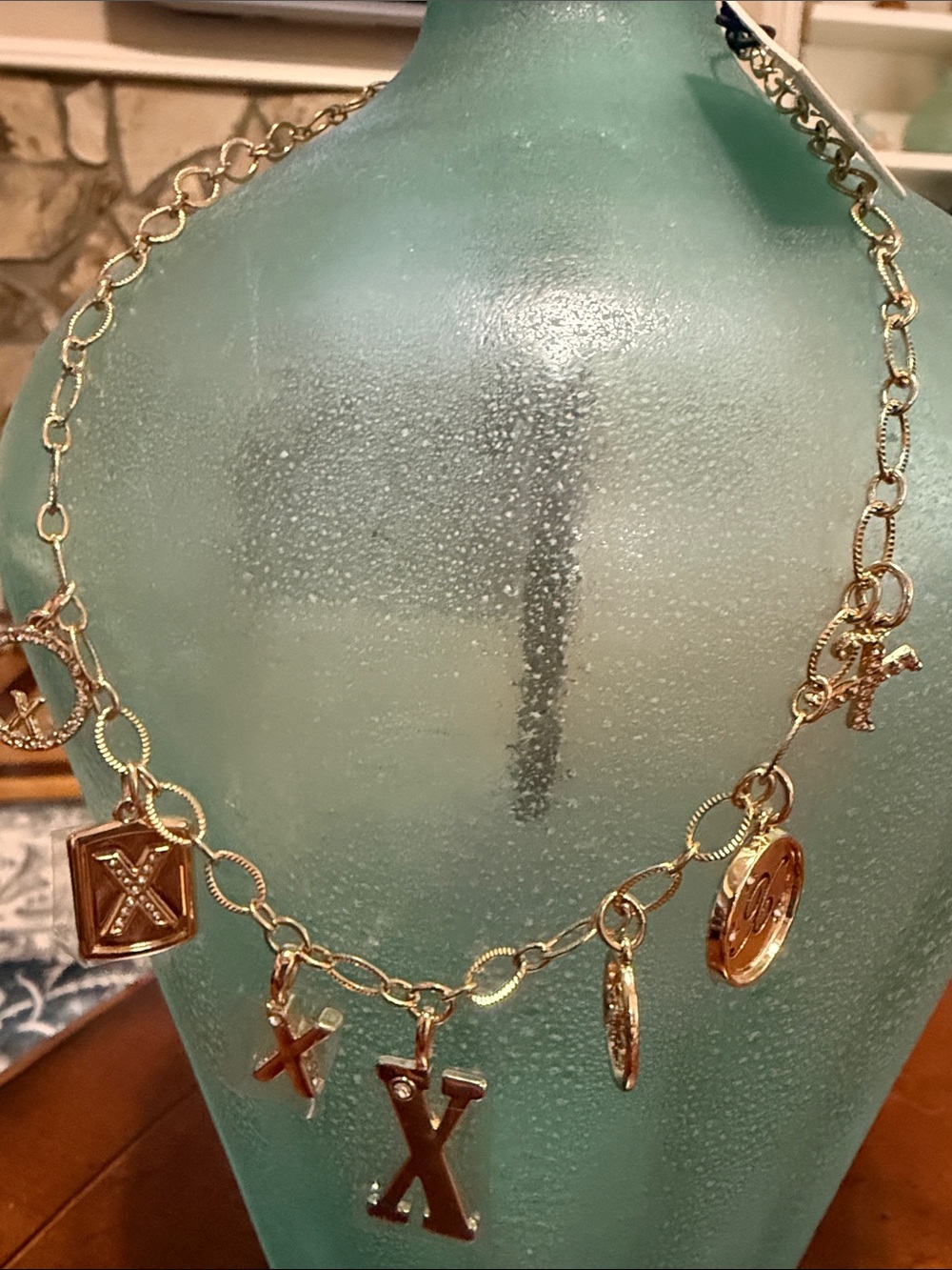 Anthropologie-Sequin NYC XOXO Gold-Tone Multi-Charm Necklace!!🔥🔥🔥 - Picture 13 of 16